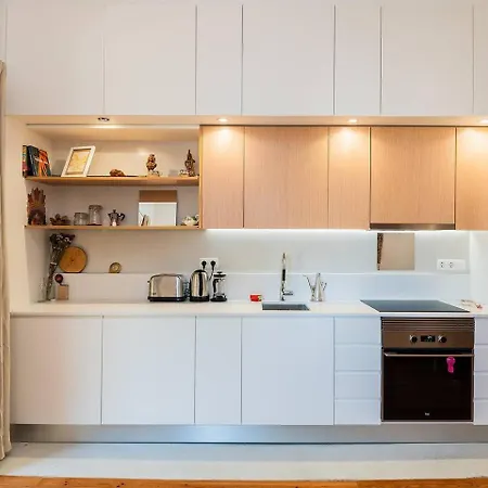 Апартаменты Cosy 2 Bed Flat With Terrace Near Av Liberdade