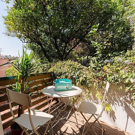 Cosy 2 Bed Flat With Terrace Near Av Liberdade Appartamento Lisbona