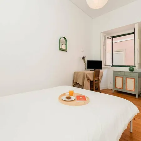 Cosy 2 Bed Flat With Terrace Near Av Liberdade Appartamento