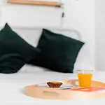Cosy 2 Bed Flat With Terrace Near Av Liberdade * Lisboa