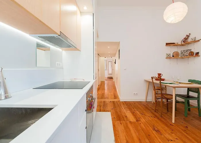 Cosy 2 Bed Flat With Terrace Near Av Liberdade Apartman